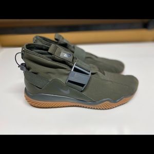 Nike KMTR Sequoia (Size 13)